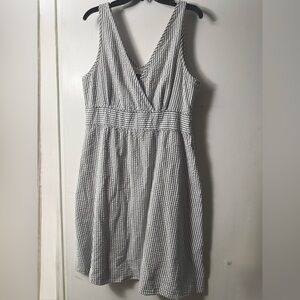 Jones New York Sear sucker V-Neck Sleeveless Women’s Dress - Gray/White